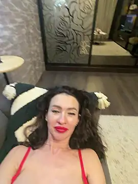 Liza-77 - Show pussy