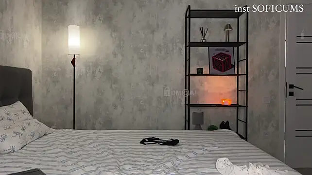 Soficumss - dildo in pussy