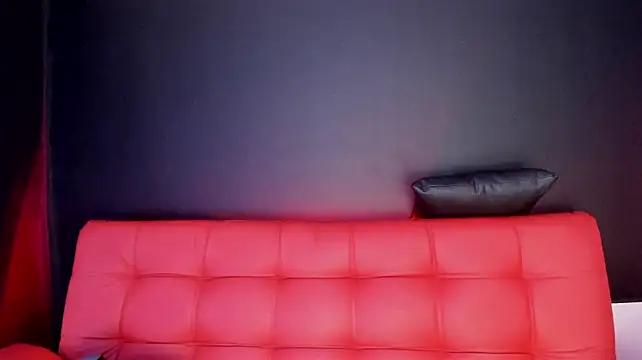 Alessialouren - oil on ass + 4 hard spankings
