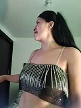 CurvySara1