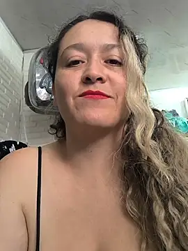 Mooncurves - Sucking tits in the bathroom