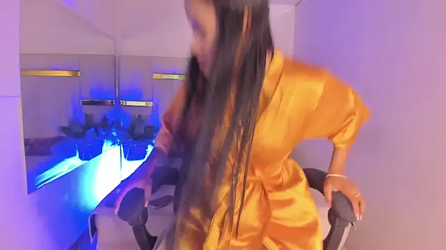 Karoll014 - Control of my toy for 10 minutes