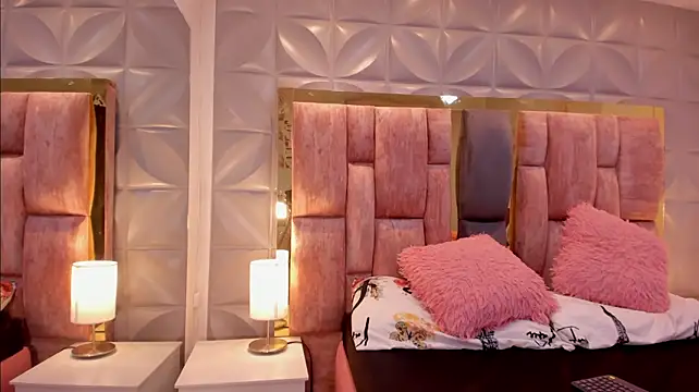 Charlotte_Ice1 - ZOOM OT - OPEN ASS
