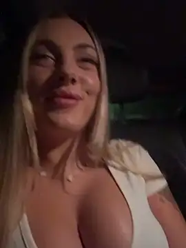 FrancescaNappi - Show Boobs (MOSTRACI LE TETTE)