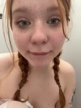 Freaky__Nikki - DILDO CUM NEAR URINAS