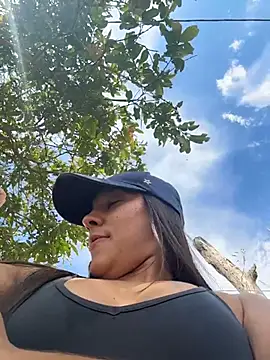 Brunettecollins05 - Show titts