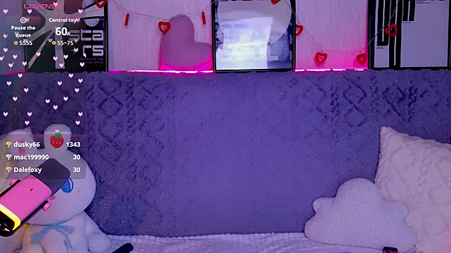 KittiMissi - tease with my body