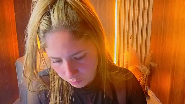Aratna_Blonde_Tx