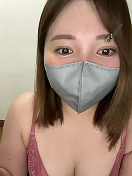 Ramu_kitty_love - 下の服を脱いで膝立ち3分