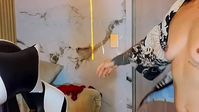 Isabella_Collen_v - control toy 4min + fuck my dildo