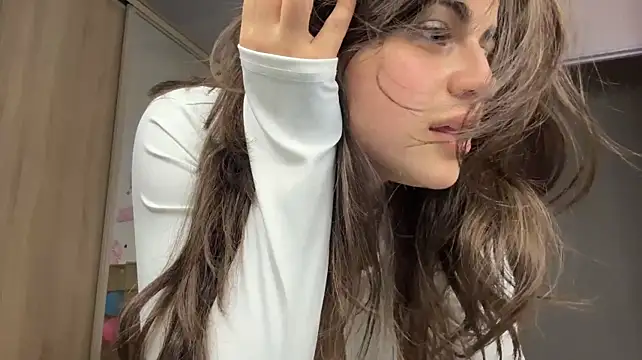 Tease_dealer - shoulder reveal...