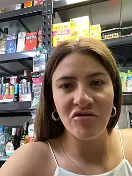 Andrea_19blonde - Zoom asshole in store