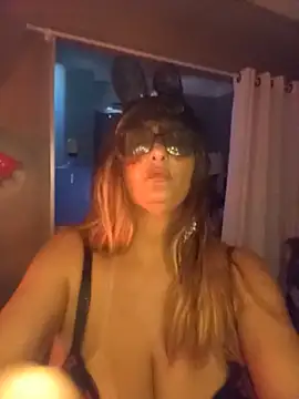 Marcelabusty - Passar vela quente no mamilo