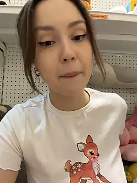 Peachy_Dream - show my boobies in the store ><