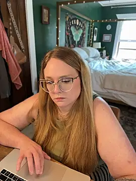Thatcutegirlwtheglasses - take that bra off babe!