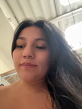 Emily_Gomezz - Play pussy with dildo