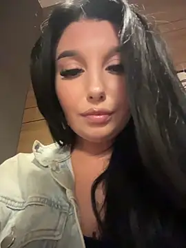 Tisha_Busty - TOP OFF under JACKET+shake BOOBS