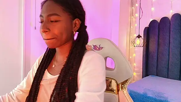 Queen_perla_ - spank ass