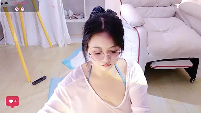 QiQi-Big - 小穴特写三分钟抽插喷水