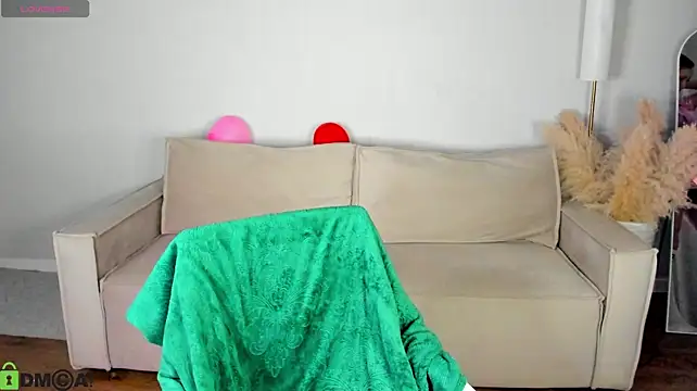 Charlotte_Smitee - lick your finger