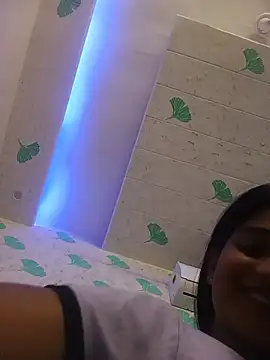 Avii5 - Showing boobs