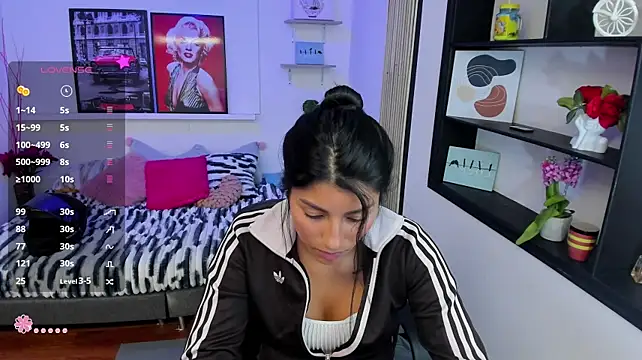 Hailey_Adams - Oil massage ass 🍒