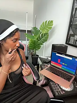 Your_Paris - Suck dildo? Slopppy.