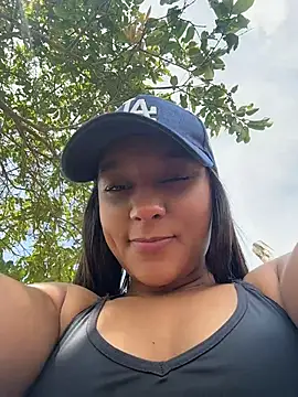 Brunettecollins05 - Show titts