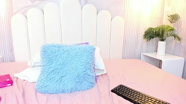 Arietta_skinny - Suck dildo + slap my face 🍒💦