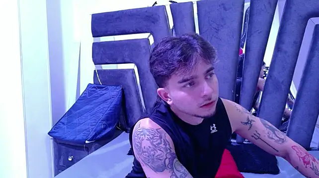 AliceandMax - TORTURE HER NIPPLES WITHOUT MERCY