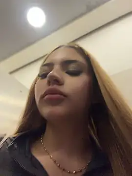 ChloeCollins__ - SQUIRT IN PUBLIC BATHROOM💦
