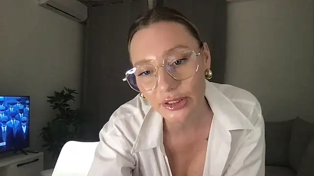 Stella_muse - hot ass show