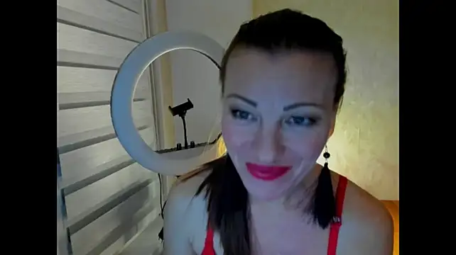 Pure_elena - Show ass in panties and squeeze