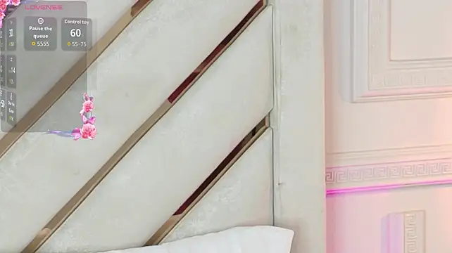 Kendall-Moll - Boobs Out & Bounce Them 💖✨
