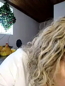 Amystasy - It's time to warm up my pussy