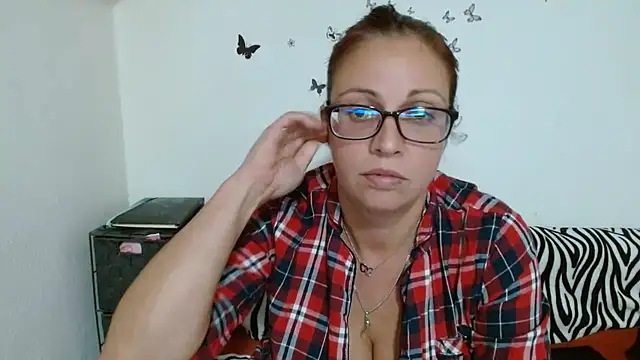 LadyHellene - bubble shower show ;)