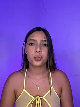 AriaVegaSoe - Vibrate me while they paint my breasts❤️