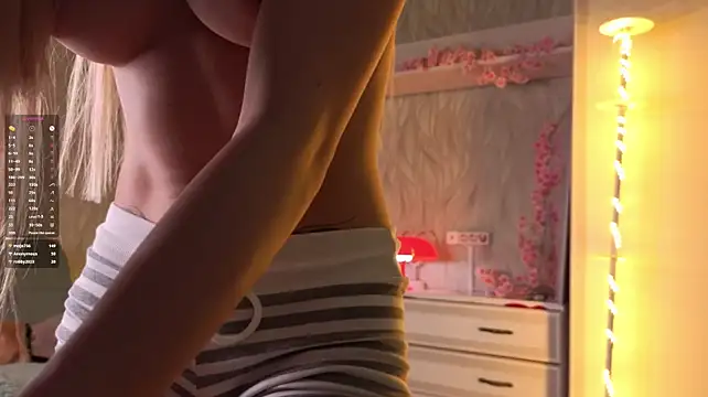 SharonNightt - Flash my tits 15 sec