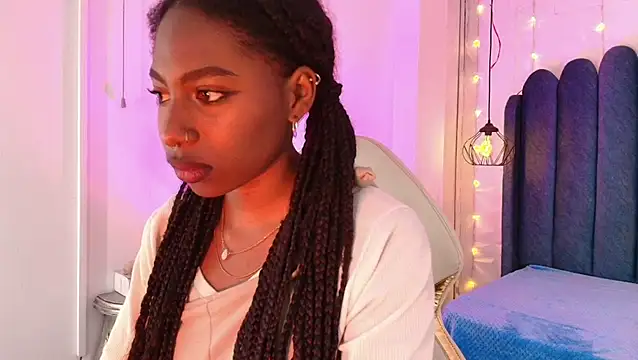 Queen_perla_ - spank ass
