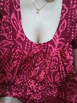 Priya_Boudi - ice on my pussy 🧊🧊