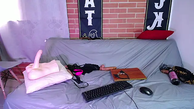 Alysrousmar - Dildo in possy