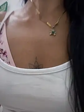 LuxeBrunetteXXX - FINGERING PUSSY CLOSE UP AT CLEAN WORK🤫