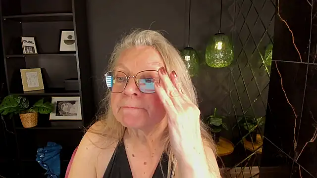 NataliMellow - -Look at my panties from the front.