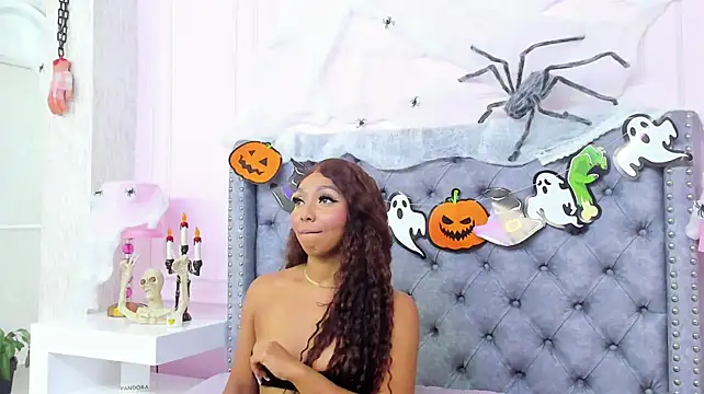 HaileeRoberts - Use domi to get wet 💦💦
