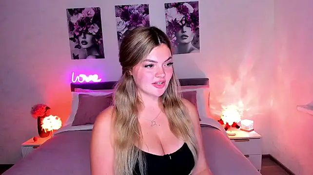 ZaraBloom - something sexy 😈
