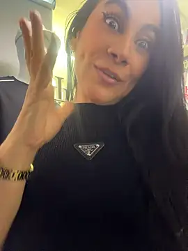 Laia_Hills - Play my pussy squirt
