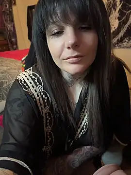 Royal9123 - Help me I need my nails done