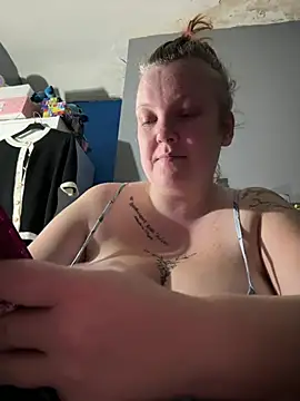 Busty-bella1 - Toy control lt 3 mins