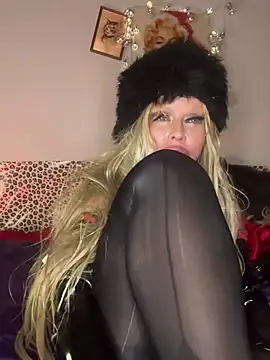 Pammybarbwire - Camel Toe Tease