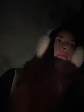AmelieCrystal - sit on your face without face <3